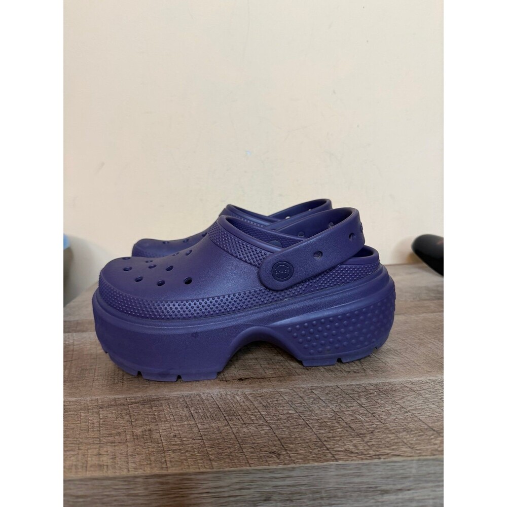 purple Crocs Stomp Clogs women’s size 7 chunky exaggerated lug sole shoes